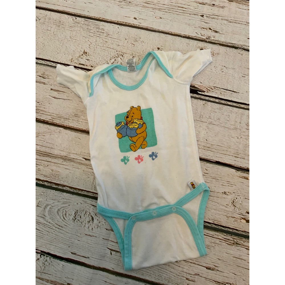 1995 Vintage FRUITโ OF THE LOOM Winnie The Pooh Bodysuit Large Honey Pot Floral
